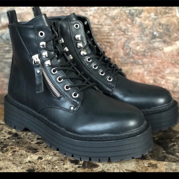 NEW Madden Girl Mash Flatform Combat Booties - Picture 3 of 8